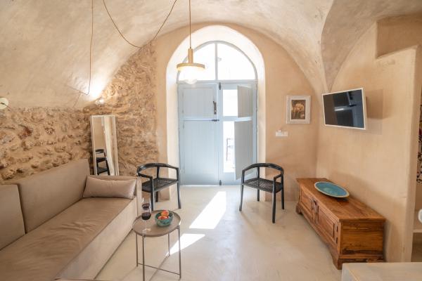 Oia cellars santorini gallery image 30 hu 26ad49f19b5bb1de.jpg