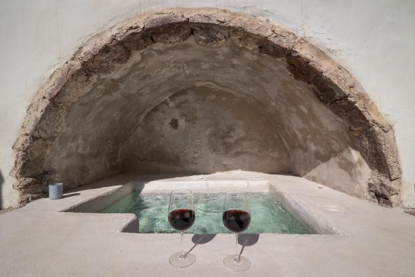 Oia cellars santorini gallery image 38 hu 4bc42be557c33c75.jpg