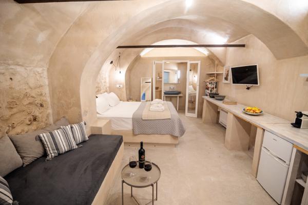 Oia cellars santorini gallery image 6 hu 1bd47299261df3ff.jpg